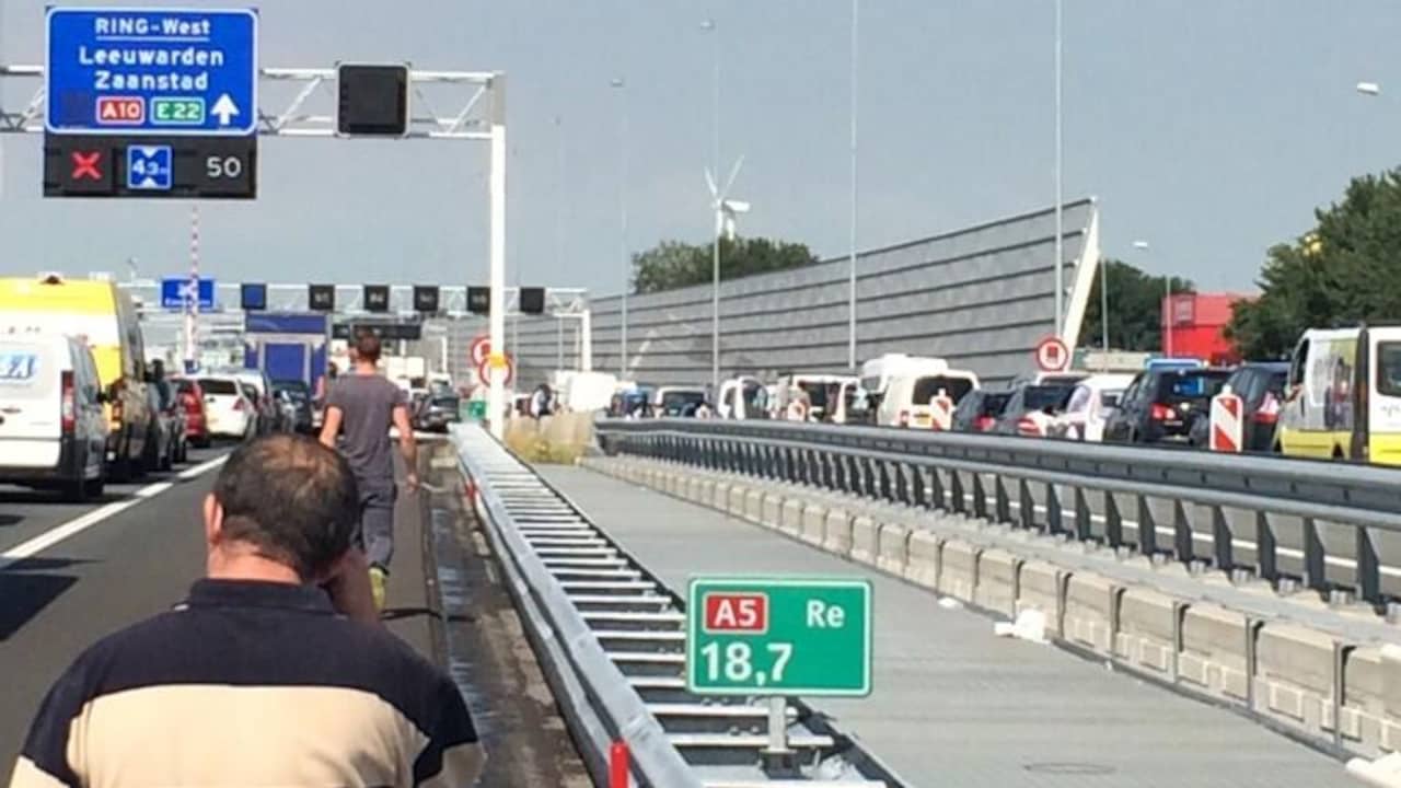 misdrijf Handvest Bloeien Verkeer op A8 en A10 tijdelijk gestremd door ongeluk bij Oostzaan |  Algemeen | NU.nl