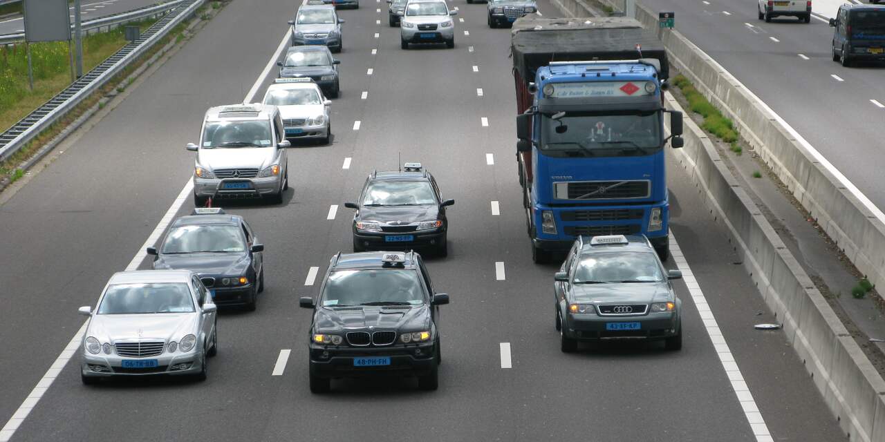 A10 bij Amsterdam tijdelijk dicht na aanrijding