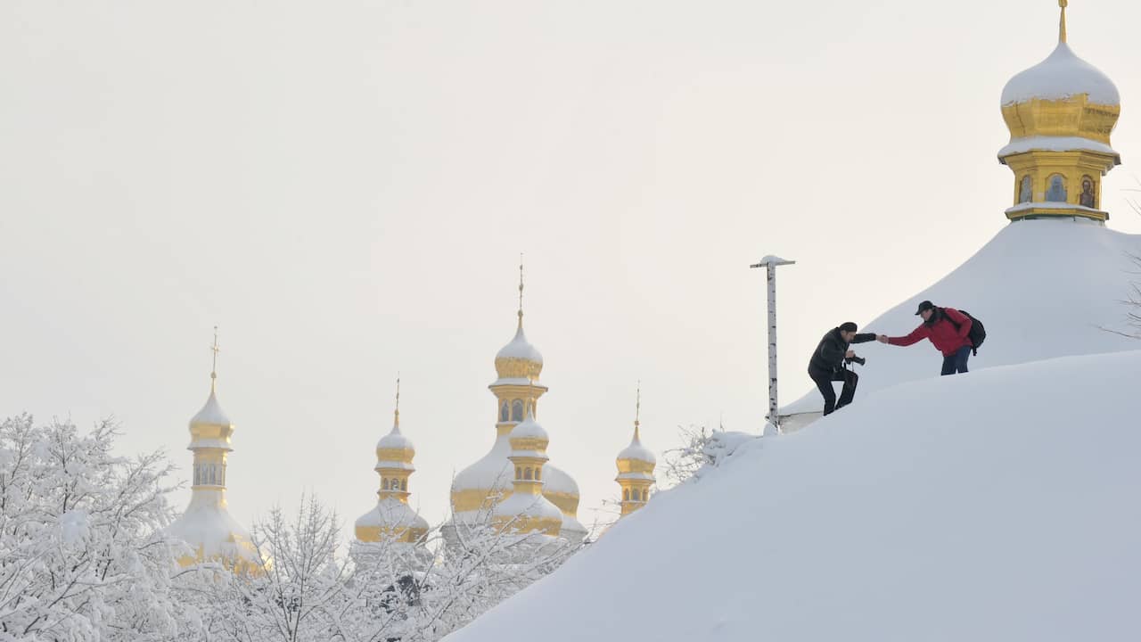 Man in Ukraine invents murder for snowy street |  NOW