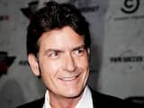 Charlie Sheen krijgt smak geld van Warner