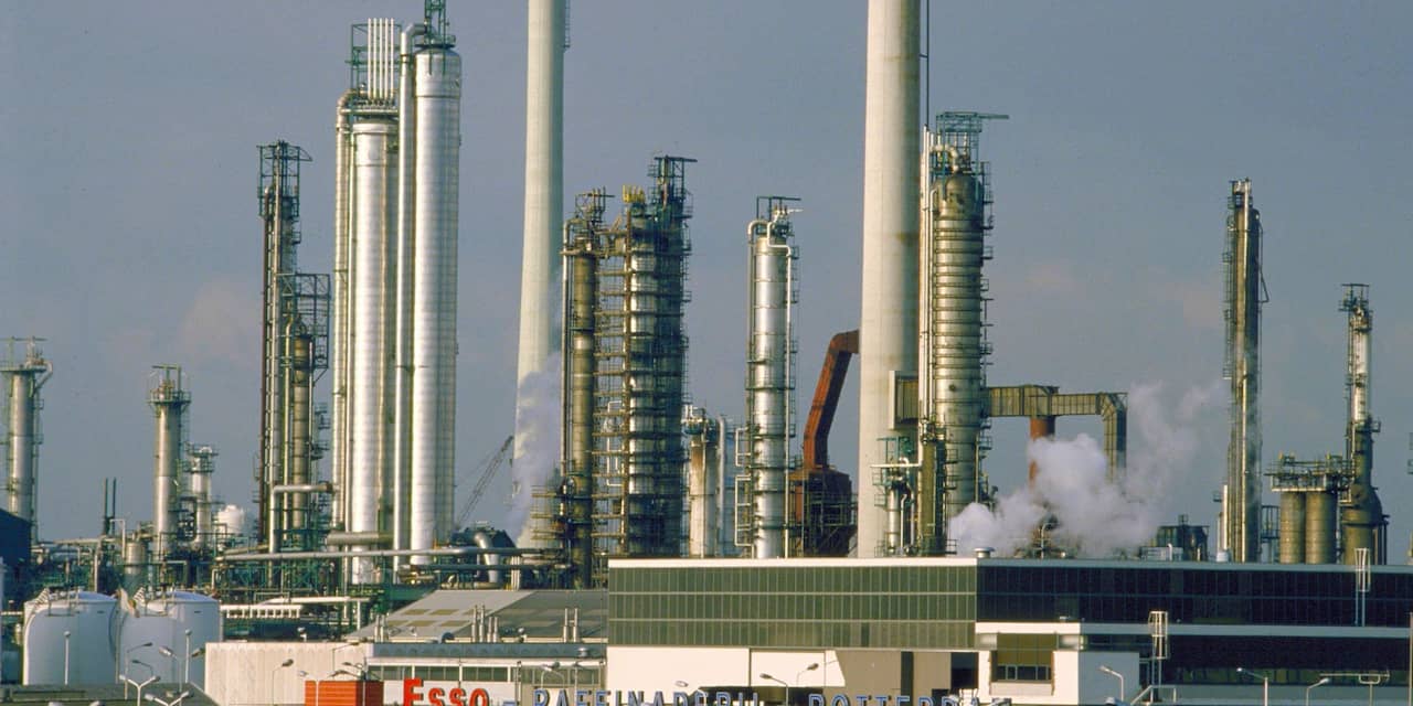 Inwoners klagen over stank door storing bij Esso-raffinaderij in Botlek