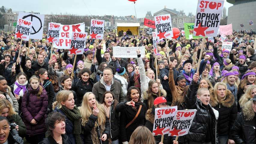 Scholieren protesteren in Amsterdam tegen 'ophokken'