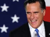 Mitt Romney wint nipt in Iowa.