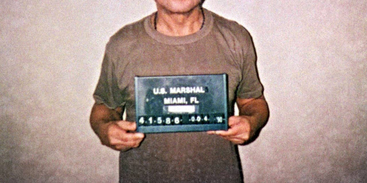 Noriega na bijna 22 jaar weer thuis in Panama