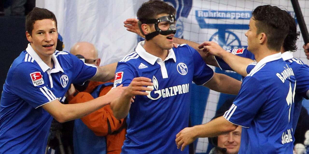 Huntelaar schiet Schalke 04 naar gedeelde koppositie
