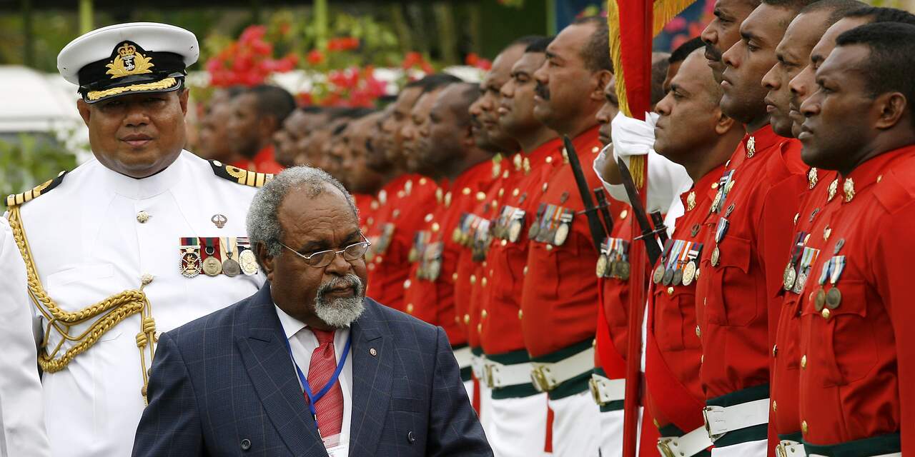 Papoea's worden wakker met twee premiers