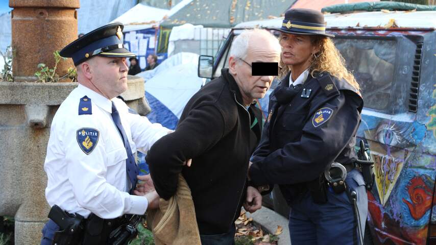 Man aangehouden bij Occupy op het Beursplein Amsterdam