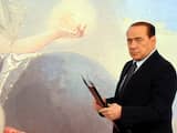 OM dreigt Berlusconi op te laten halen