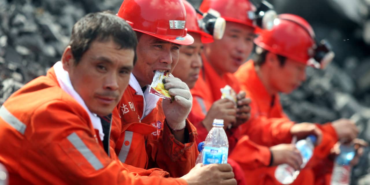 Mijnwerkers China gered na week onder grond