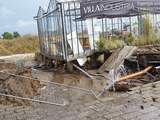 De heftige regenval in het Gooi zorgde voor veel problemen, zo sloegen er grote stukken grond weg bij Villa Industria,
