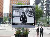 The Jacksons bij monument broertje in Amsterdam