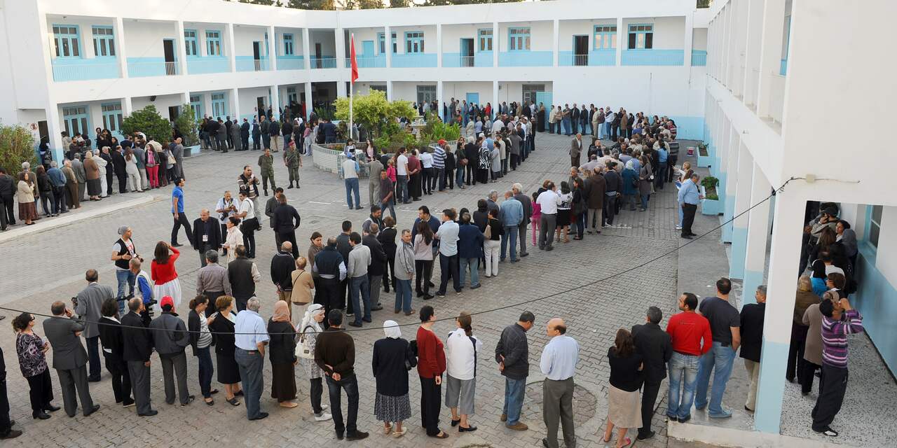Tunesiërs massaal naar de stembus