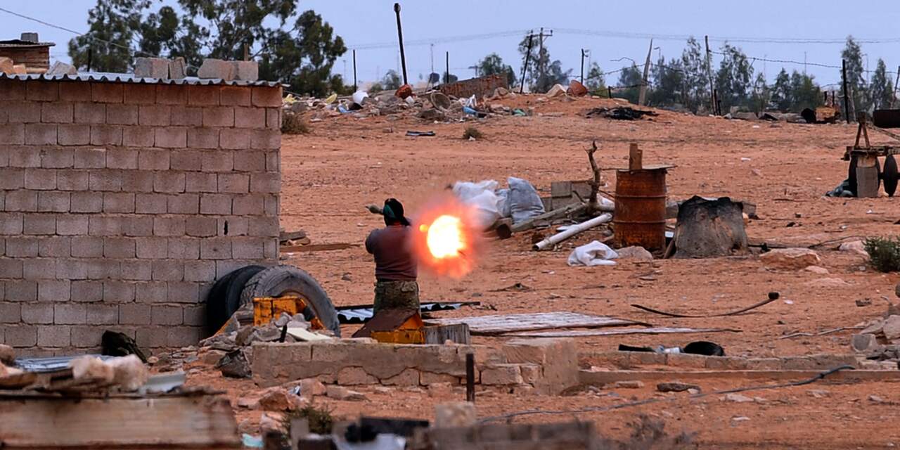Kaddafistrijders slaan terug in Sirte
