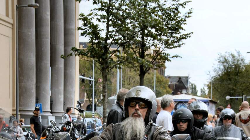 Motorprotest Waterlooplein in Amsterdam