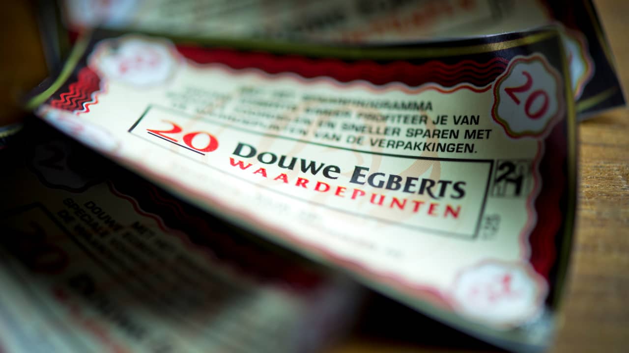 Trots de ober Banzai Douwe Egberts sluit eigen winkels | Economie | NU.nl