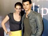 Kristen met Twilight-collega Taylor Lautner tijdens een persmeeting in het Australische Sydney.