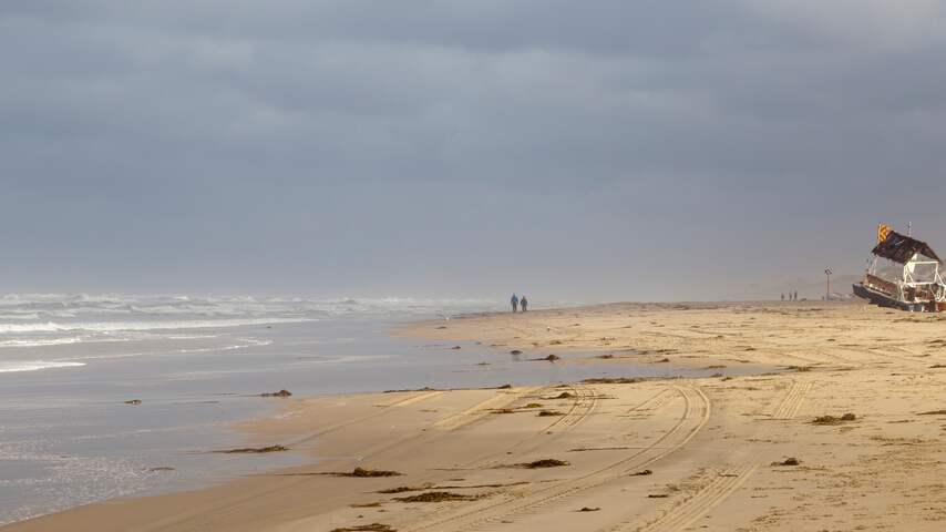 Herfstachtig weer op het strand van Egmond
