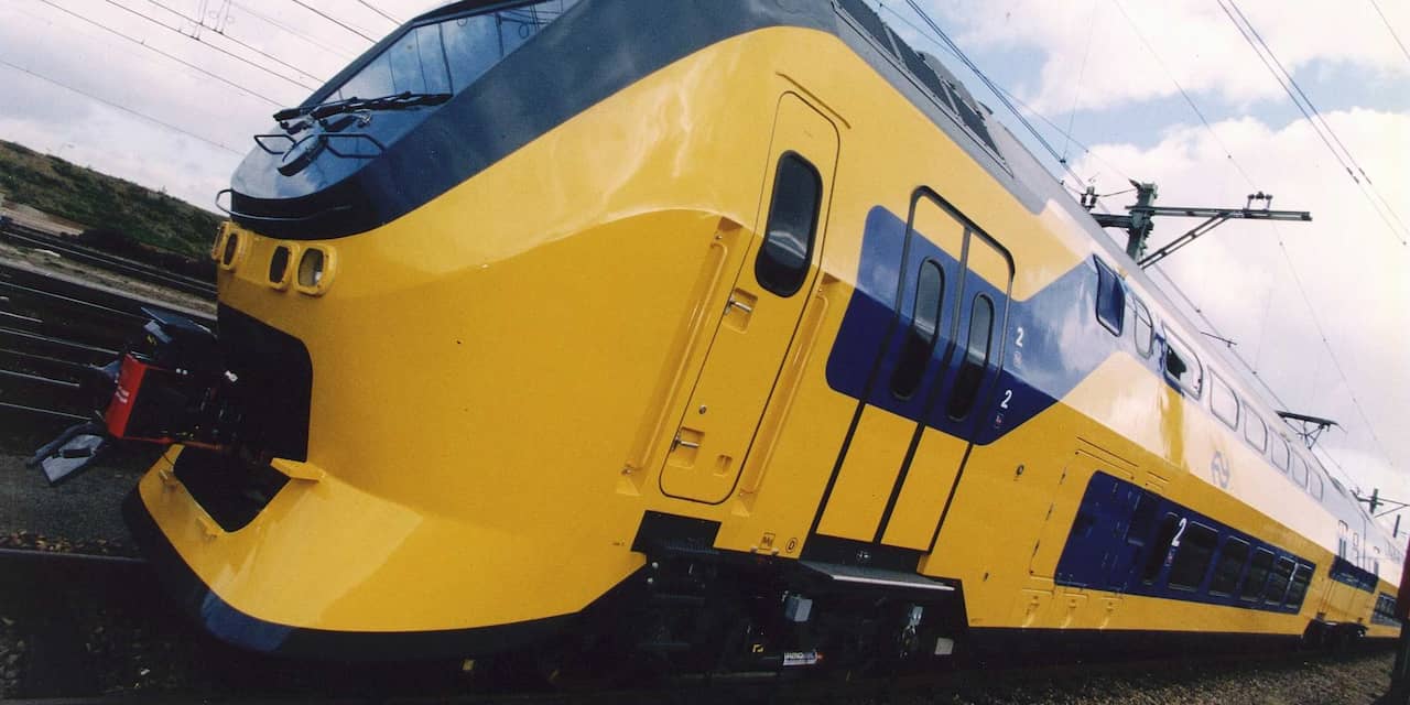 Geen treinen door aanvaring schip met spoorbrug Leiden