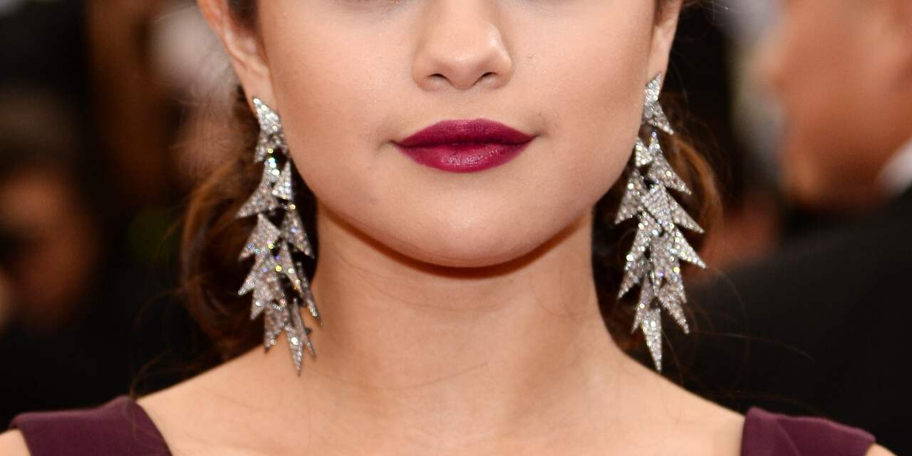 Selena Gomez heeft eerste Teen Choice Award binnen