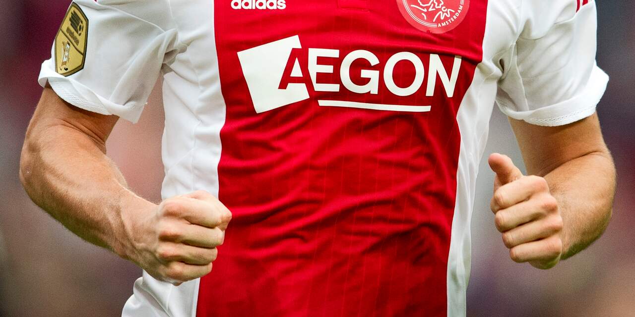 Ajax opent competitie met ruime zege op Vitesse