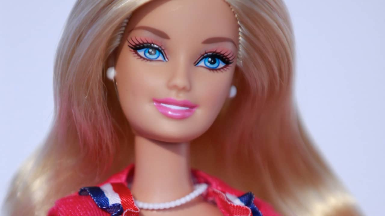 zoogdier Kietelen hoe vaak Nieuwe Barbie met kunstmatige intelligentie kan gesprekken voeren | Gadgets  | NU.nl