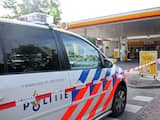 Een benzine station van de Shell is zondagochtend 12 augustus 2012 overvallen in Vlaardingen. Een gewapende overvaller kwam het filiaal aan de Holysingel rond negen uur binnen. Hij bedreigde de medewerker met een vuurwapen. De dader vluchtte in de richting van een flat niet ver van het benzinestation vandaan. Daar kon hij door agenten worden aangehouden. Het signalement van de dader kwam overeen met die van de eerdere overvallen, vrijdag en zaterdag, in Vlaardingen. Het vermoeden bij de politie bestaat dat ze met deze aanhouding ook de overvaller van de eerdere overvallen heeft gepakt. De politie heeft de buurt uitgekamd opzoek naar het wapen. Deze is voor zover bekend nog niet aangetroffen.