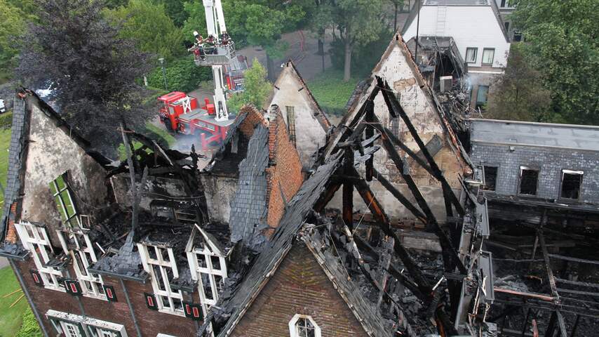 Gemeentehuis van Waalre door brand verwoest
