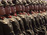 Zondag 15 april: Vrouwelijke soldaten marcheren tijdens een militaire parade in de Noord-Koreaanse hoofdstad Pyongyang