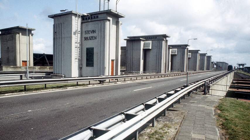 stevinsluizen, afsluitdijk, den oever
