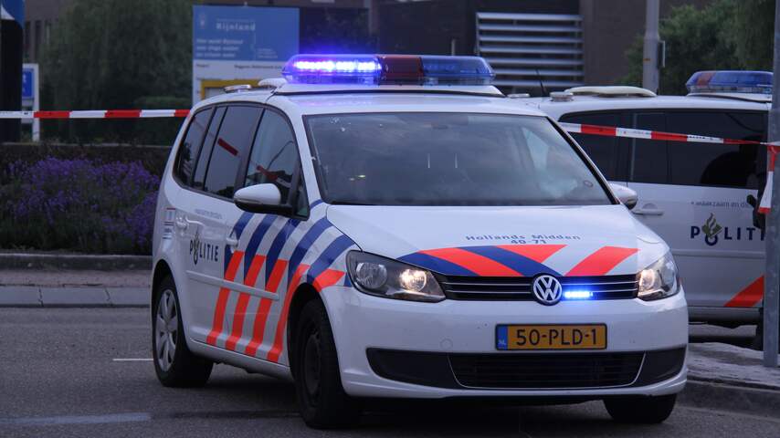 Afzetting door politie tijdens de brand in Voorhout