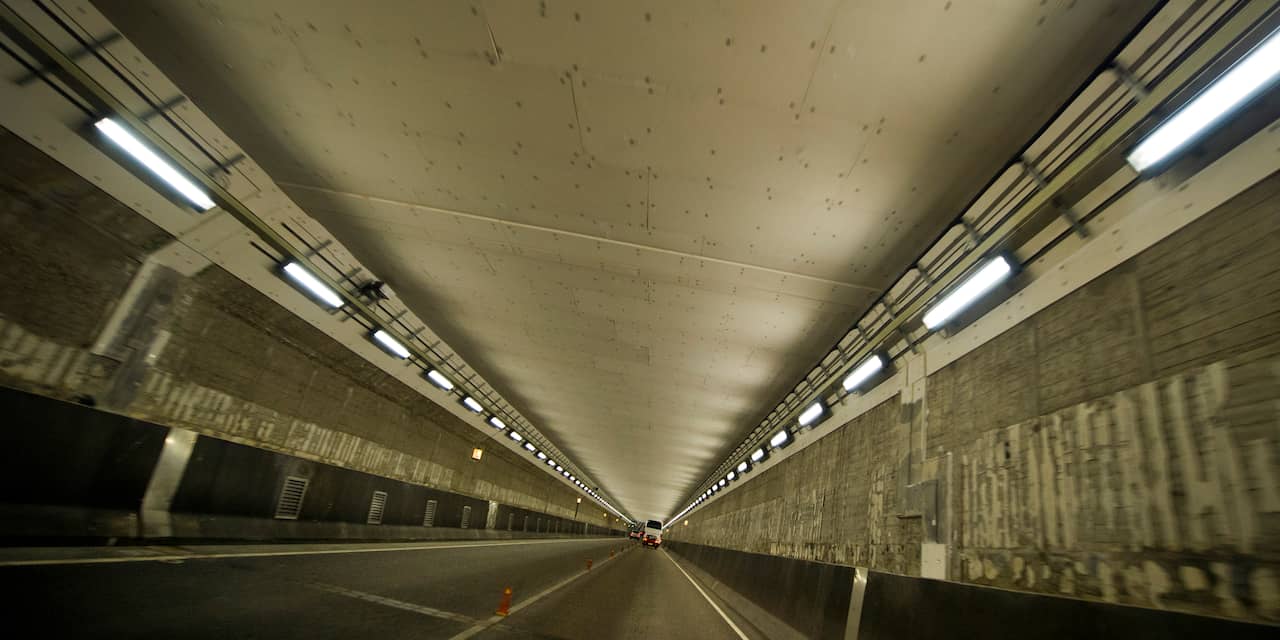 IJtunnel gesloten na ongeval met motor
