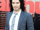 Russell Brand tekent voor latenightshow