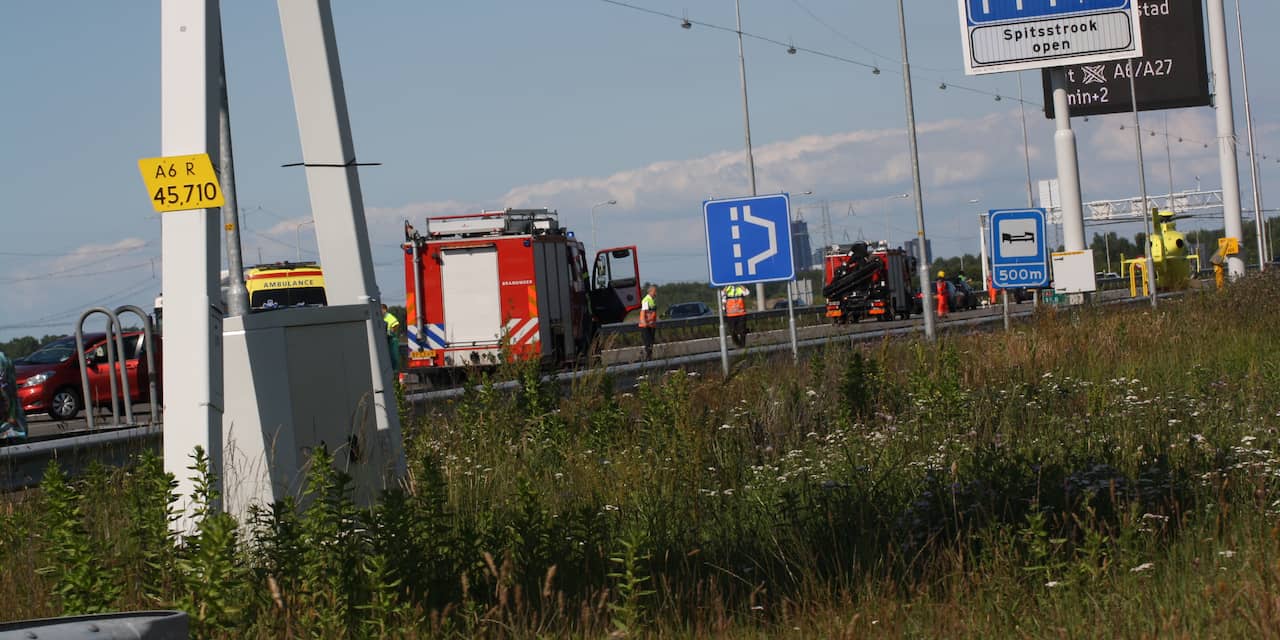 A6 nog dicht door ongeval vrachtwagens