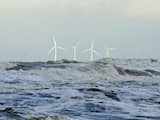 Windmolens in de Noordzee bij Wijk aan Zee