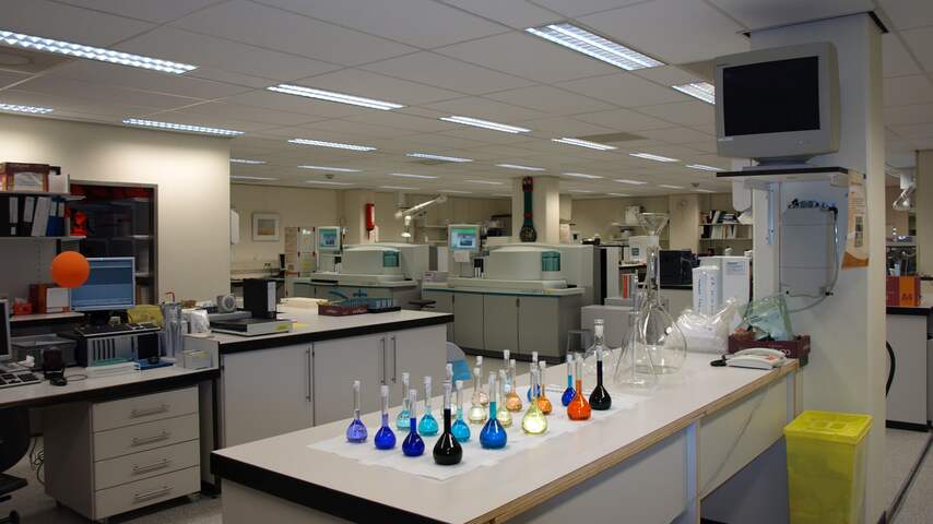 Laboratorium Q-koortspoli JBZ Den Bosch kan werk niet aan.