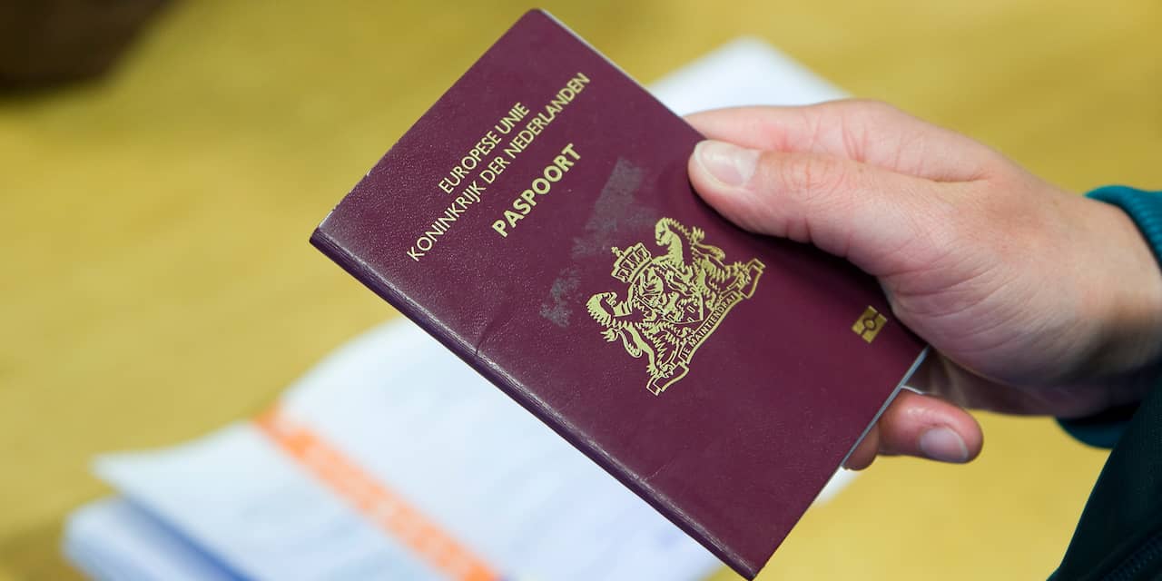 'BSN moet op andere bladzijde in paspoort'
