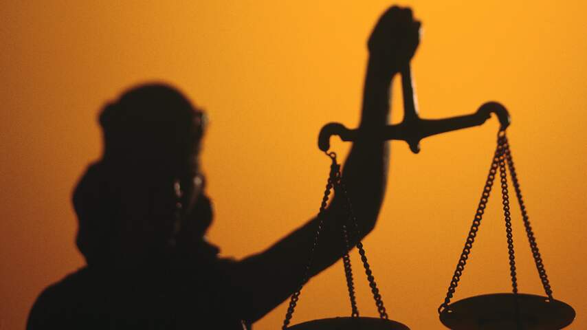 Vrouwe justitia OM