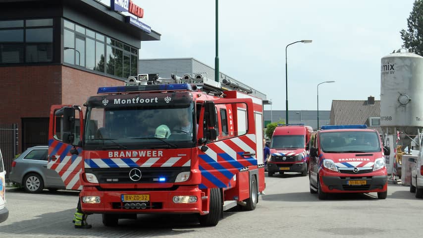 Auto brand volledig uit op Vlasakker te Montfoort.