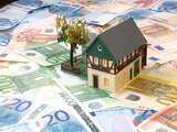 'Huizenprijzen in Nederland dalen verder'