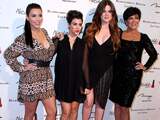 Vrijdag 16 december: De gezusters Kardashian en moeder Kris Jenner zijn bij de grote opening van de Kardashian Khaos at The Mirage Hotel and Casino in Las Vegas.