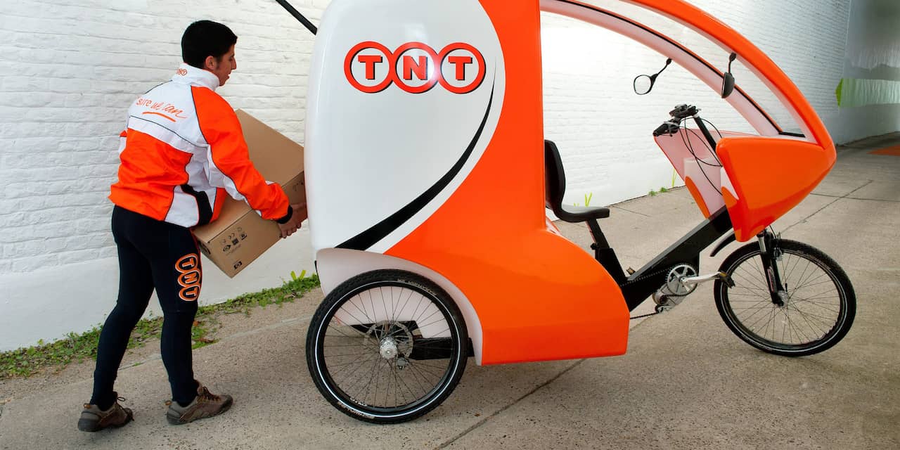 TNT Express wil Fashion Group verkopen