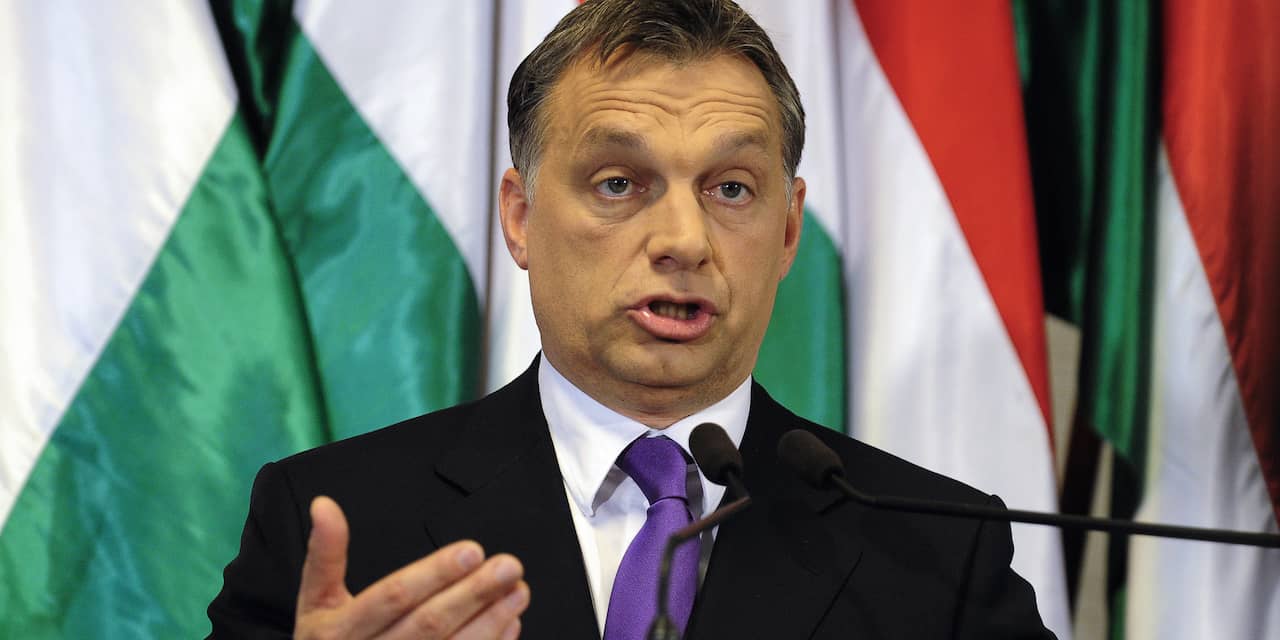 Hongarije gaat hoog hek tegen vluchtelingen neerzetten