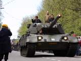 Leopard I tank door de straten van Katwijk