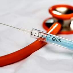 Blokhuis wil kinkhoestvaccin voor zwangere vrouwen