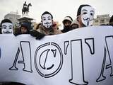 Demonstranten met Guy Fawkes-maskers tijdens een protest tegen het ACTA-verdrag in het centrum van Sofia, de hoofdstad van Bulgarije.
