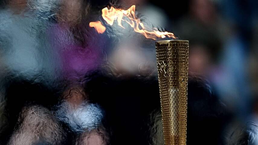 kijk in Mantel Verfrissend Olympisch vuur op Britse bodem aangekomen | Sport | NU.nl