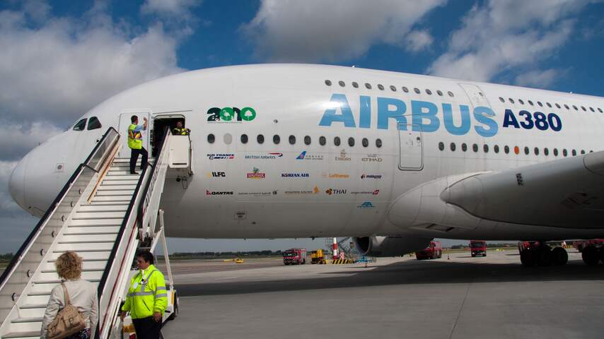 Eerste bezoek Airbus A380 op Schiphol