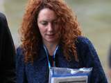 Brooks sms'te regelmatig met premier Cameron