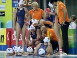 Waterpolosters zegevieren bij Rusland