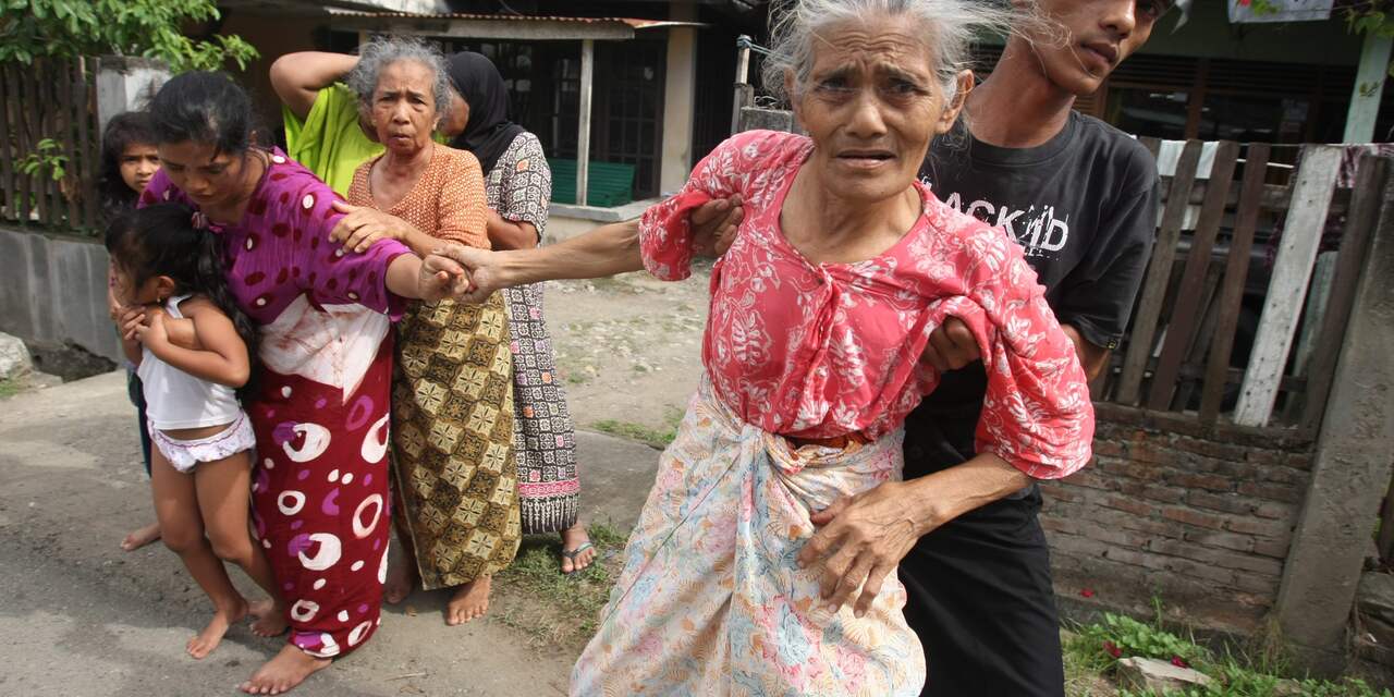 Vijf doden door aardbeving bij Sumatra